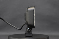 Vue latérale du feu de travail LED Lumidrive Panoramax 20W avec support de fixation