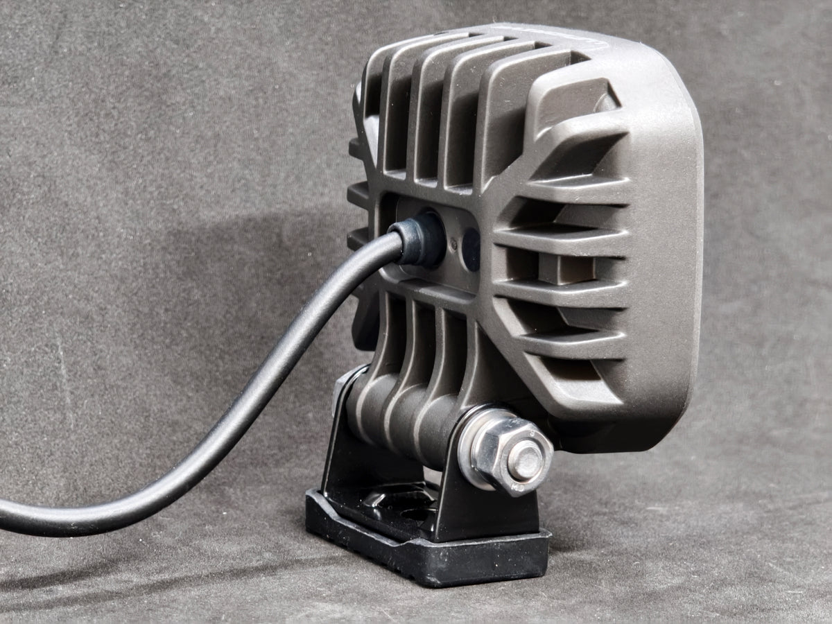 Feu de travail LED Thermacore Flood 15W ECE R23 - Lumidrive