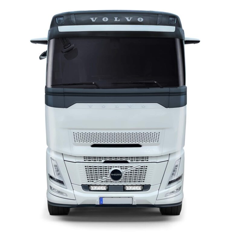 Volvo FH Aero équipé de deux Shocker 12 pouces Photon blanc